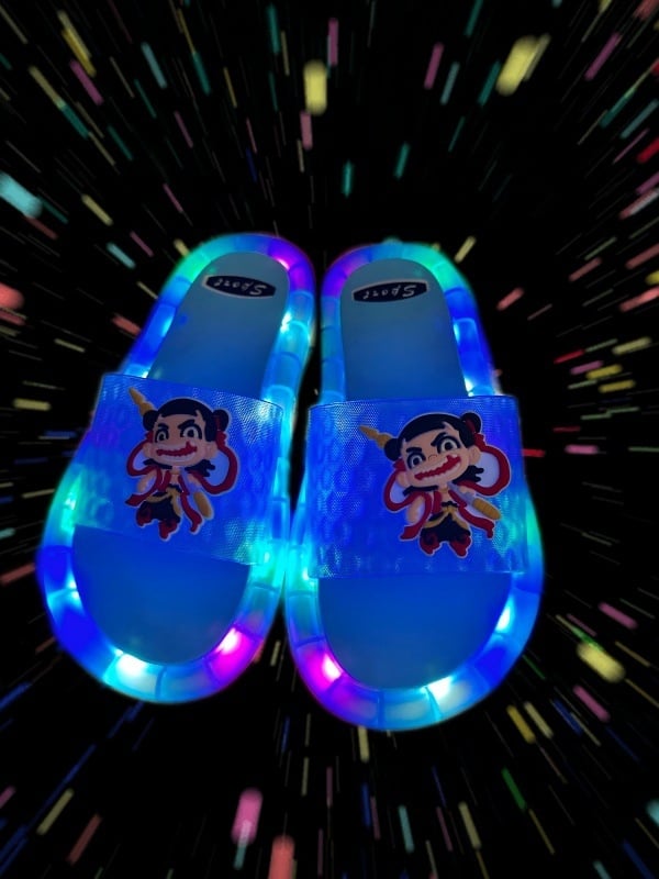 Svetleće dječje japanke s Nezha motivom, unisex, ljeto