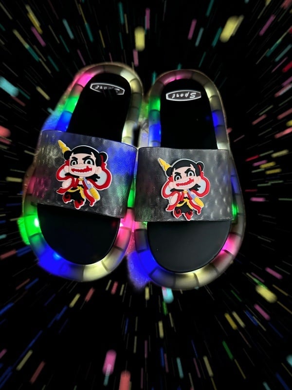 Svetleće dječje japanke s Nezha motivom, unisex, ljeto
