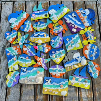 Magnet de frigider cu pictură texturată, motiv marin și plajă, scoici naturale – suvenir de călătorie
