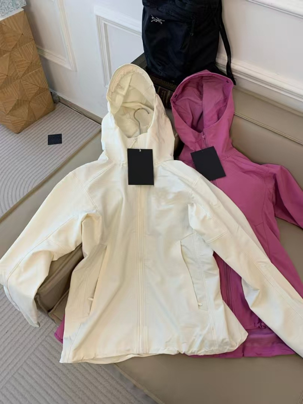 Gamma sorozat Softshell dzseki, Slim-Fit, madárhímzéssel és betűk hímzésével, kapucnival