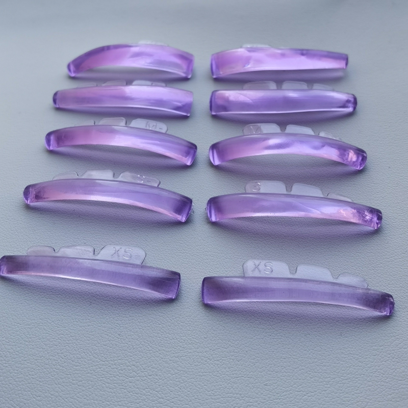 Set autoadeziv nou: 5 perechi de tampoane zimțate pentru permul de gene, tampoane din silicon cu keratină și gel