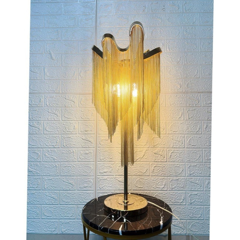 Stojeća lampa inspirirana talijanskim dizajnom, luksuzan detalj s resama, za dnevni boravak i spavaću sobu.