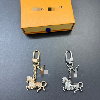 Mascotă Anul Cailor 2026 – breloc metalic pentru telefon și geantă