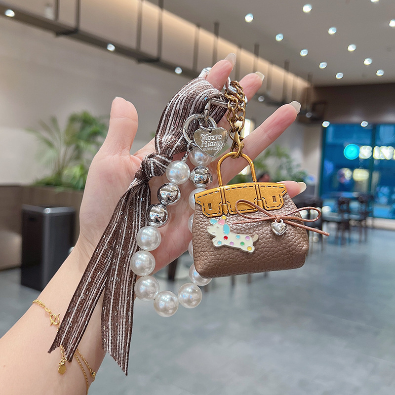 Charm pentru geantă Dachshund mini, șir de perle, stil coreean, din piele