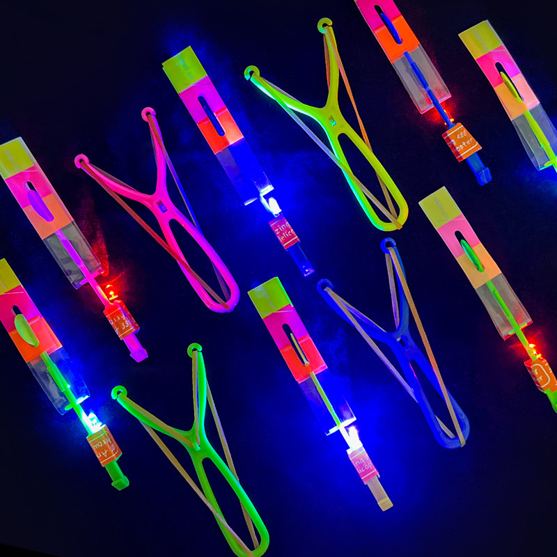 Светещ slingshot с LED летящи стрелки и двойно мигане - детска играчка