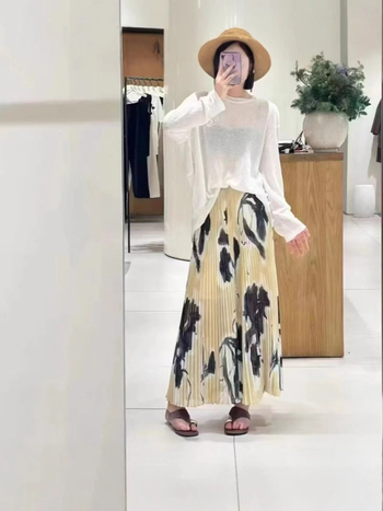 Francuski stil s istočnim cvjetnim uzorkom sjenovitog otiska, teške plisiranje, A-linijska midi suknja od poliester šifona, elegantan izgled za malu figuru