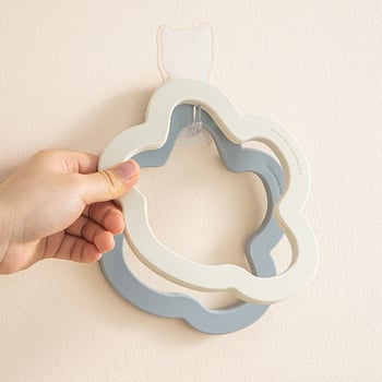 Tăviță din silicon rezistentă la căldură pentru cești, oale și boluri, crem culoare, stil nordic modern minimalist bucătărie