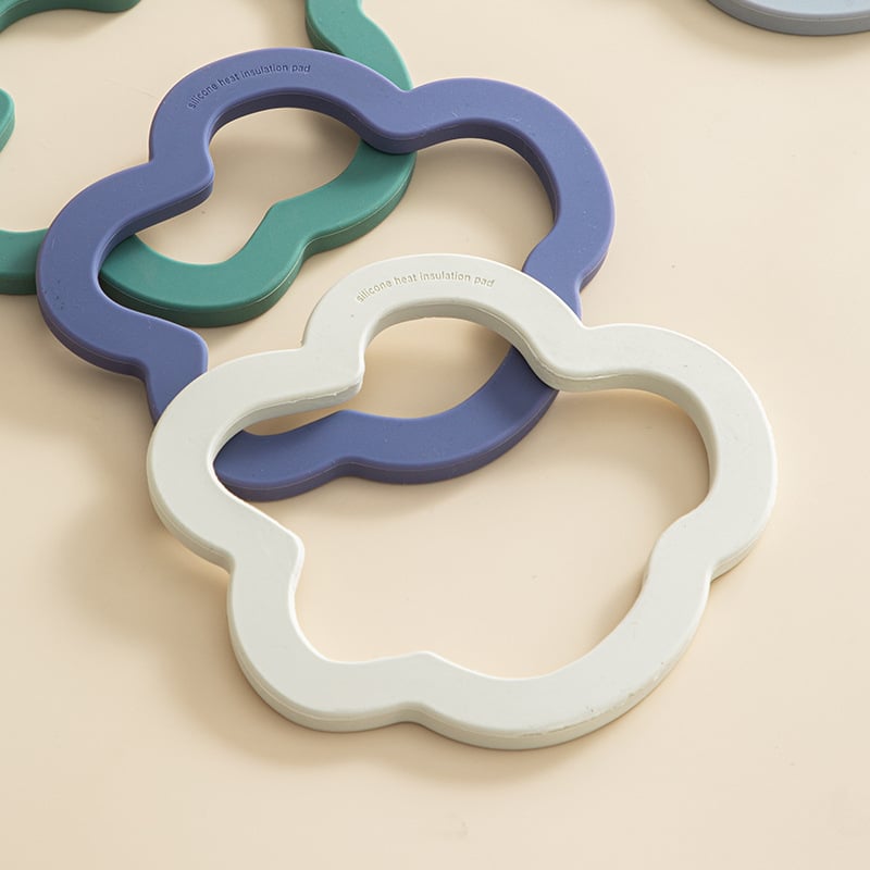 Tăviță din silicon rezistentă la căldură pentru cești, oale și boluri, crem culoare, stil nordic modern minimalist bucătărie
