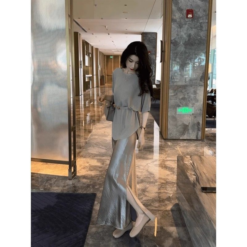 Set două piese pentru femei: top și fustă cu despicătură, vară 2026 — elegant, subțiază silueta