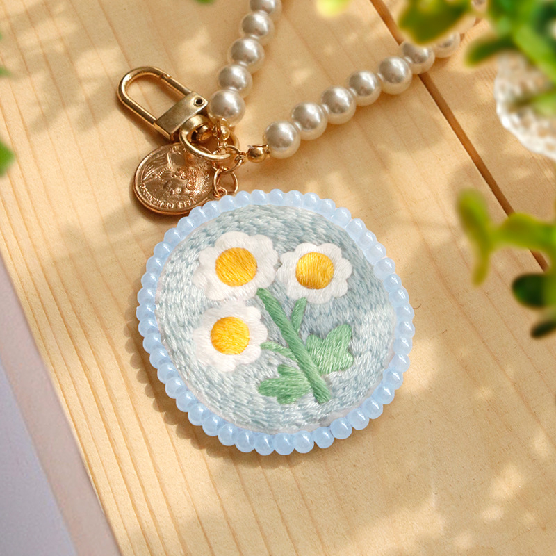 DIY komplet za šivanje perlicama – 3D slatki crtani motiv, privjesak za ključeve, dar