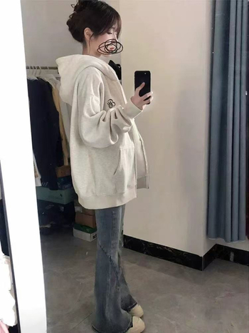 Ženski oversize hoodie s kapuljom i zipom – zimski stil 2025