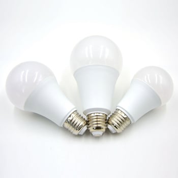 LED лампа с дистанционно управление, RGB цветно осветление, база E27, 270° лъчение, 960 lm