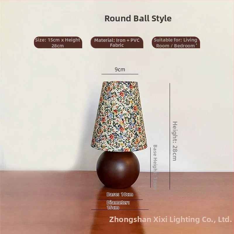 Vintage štýlu stredného obdobia – francúzska pastoračná nočná lampa s kvetinovým vzorom