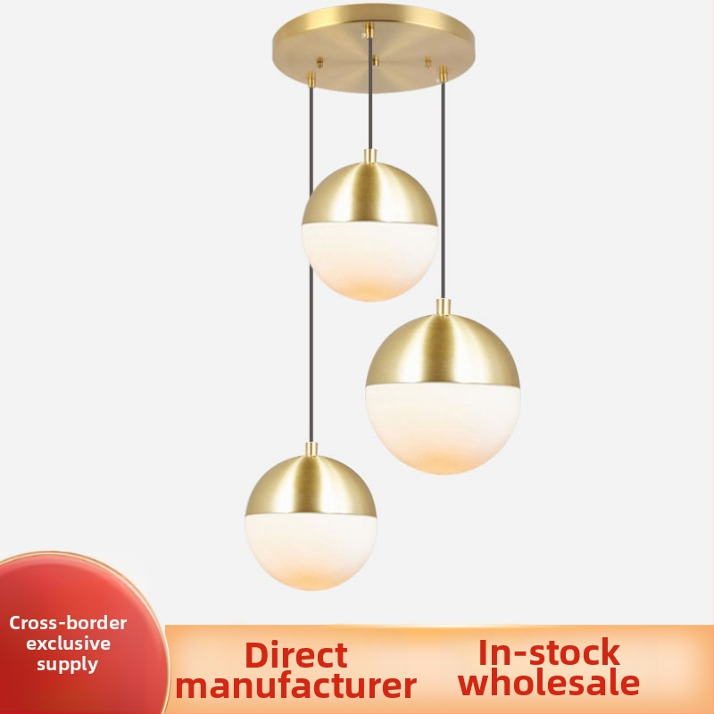 Mini luster v škandinávskom štýle z pokoveného mosadzného materiálu, dizajnová guľová sklenená guľa, vhodný do reštaurácie, obchodu, spálne, chodby a baru.