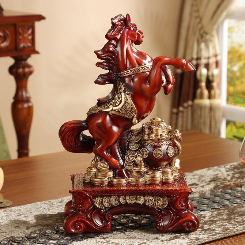 Ručno obojena figura konja od smole za Feng Shui bogatstvo – dekor za dom i ured