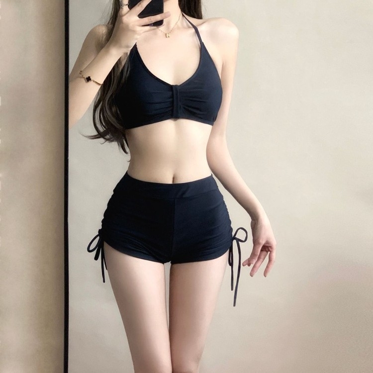 Ženski bikini set od tri dijela s dugim rukavima i pokrivačem, oblikuje siluetu i naglašava dekolte, model 2026