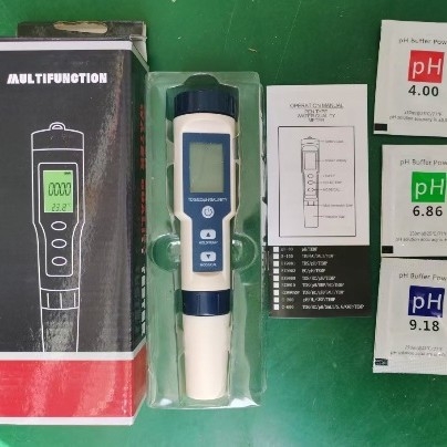 Prijenosni analizator kvalitete vode – 5 u 1: EC vodljivost, TDS, pH, kiselost, slanost