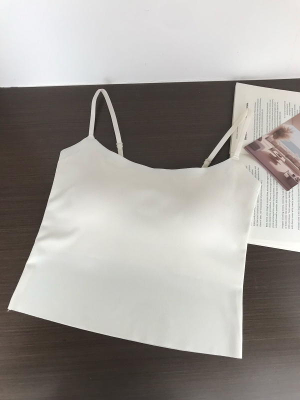 Izuzetno tanak bezšivni cami top od Ice Silk, s ugrađenim jastučićima za grudi, ljetni tank top s lijepim leđima