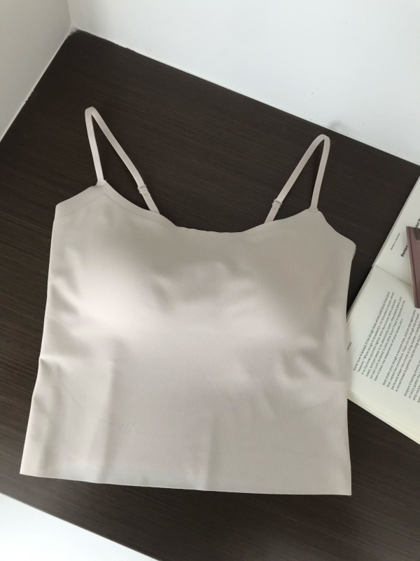 Izuzetno tanak bezšivni cami top od Ice Silk, s ugrađenim jastučićima za grudi, ljetni tank top s lijepim leđima