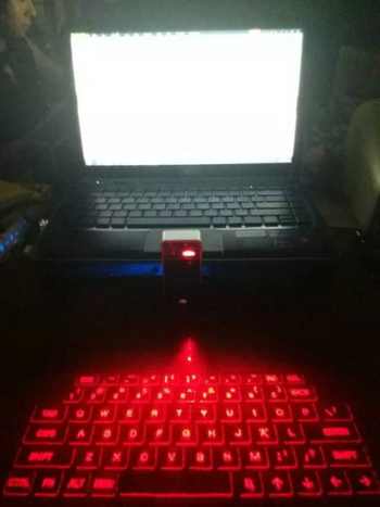 Druga generacija laserske tipkovnice s Bluetooth bežičnom projekcijom i vodootpornim dizajnom