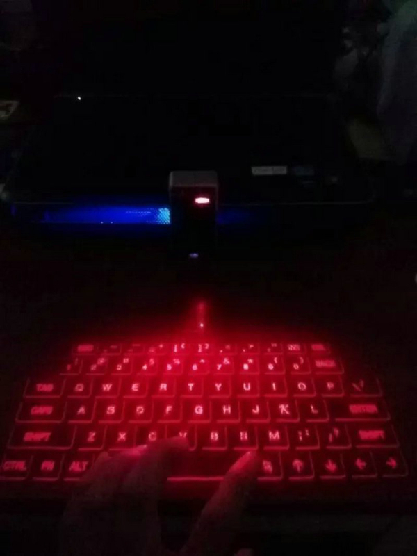 Druga generacija laserske tipkovnice s Bluetooth bežičnom projekcijom i vodootpornim dizajnom