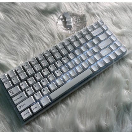 Capace pentru taste PBT, design munte de zăpadă, rezistente la transpirație, finisaj mat, grosime 1,7 mm, litere transparente