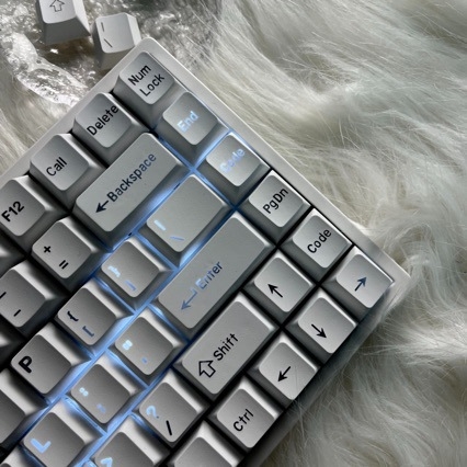 Capace pentru taste PBT, design munte de zăpadă, rezistente la transpirație, finisaj mat, grosime 1,7 mm, litere transparente