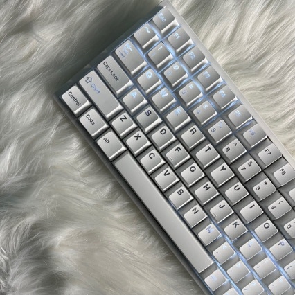 Capace pentru taste PBT, design munte de zăpadă, rezistente la transpirație, finisaj mat, grosime 1,7 mm, litere transparente