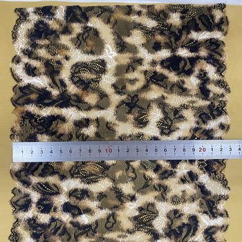 Čipkasti rub s leopardim uzorkom