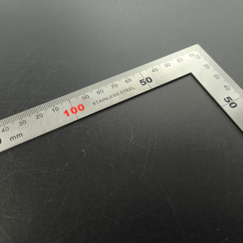 Tiandong nehrđajući čelični kvadratni ravnalo, 90° kut, dimenzije 150 mm × 300 mm