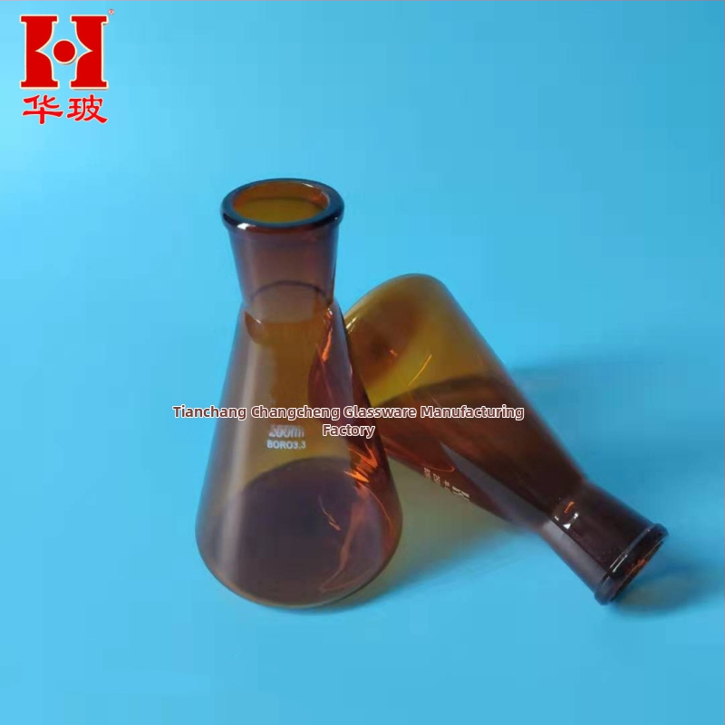 Hnedá trojuholníková Erlenmeyerova fľaša z borosilikátového skla, 100 ml / 150 ml / 250 ml, odolná voči vysokým teplotám