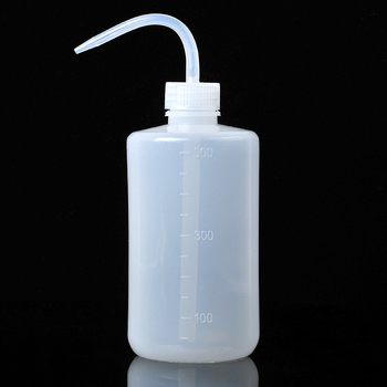Műanyag mosóflakon görbült kifúvóval, 250 ml; graduált mosóflakon 500 ml fehér könyökcsővel, laboratóriumi felhasználásra