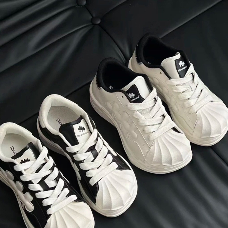 Shoot Brand–Weng Jie συνεργασία: Μαύρο-λευκό patchwork sneakers με αύξηση ύψους, ρετρό shell toe, για άνδρες και γυναίκες