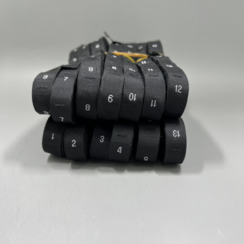 Szövött ruházati címke készlet: méret címke, munkaszám címke, kód címke, ápolási címke (fehér/fekete)