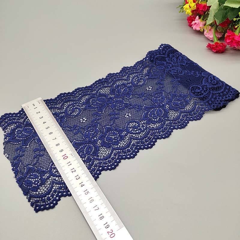 Elastična čipka širine 15 cm, mekana, višebojna, za suknje i odjeću