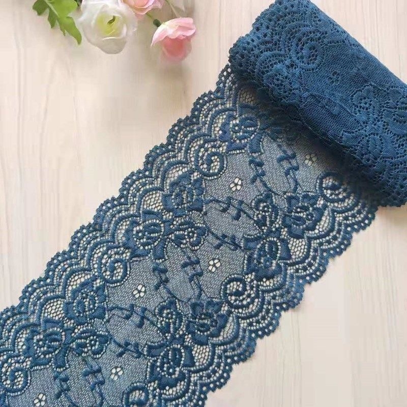 Elastična čipka širine 15 cm, mekana, višebojna, za suknje i odjeću