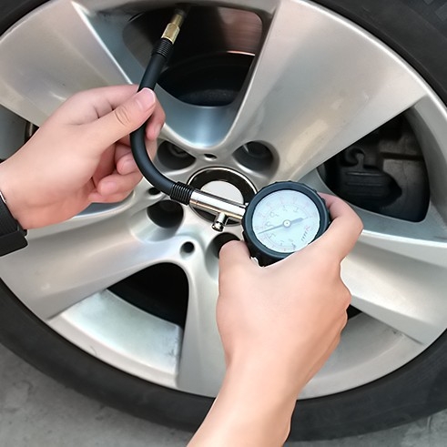 Visoko precizan mjerač tlaka u gumama, s dugim cijevi i digitalnim zaslonom, za automobile