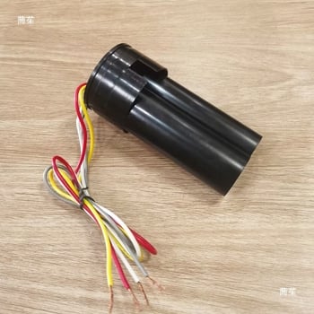 Kondenzator za pokretanje motora perilice s dva bubnja, poluautomatska, 450V 12µF+5µF
