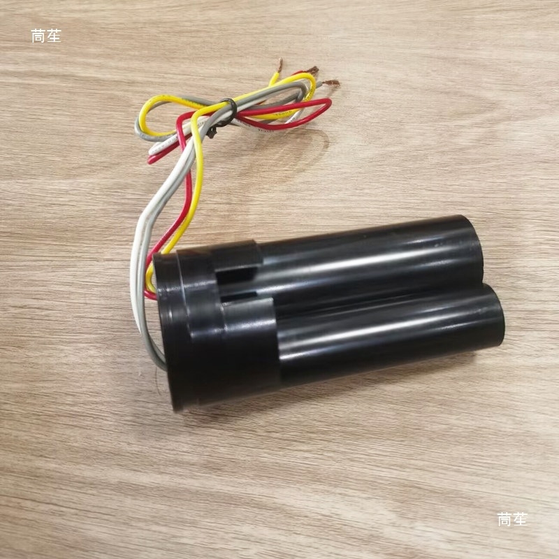 Kondenzator za pokretanje motora perilice s dva bubnja, poluautomatska, 450V 12µF+5µF