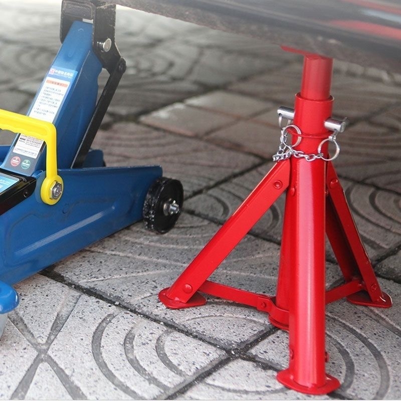 Sklopivi sigurnosni stol za popravak automobila