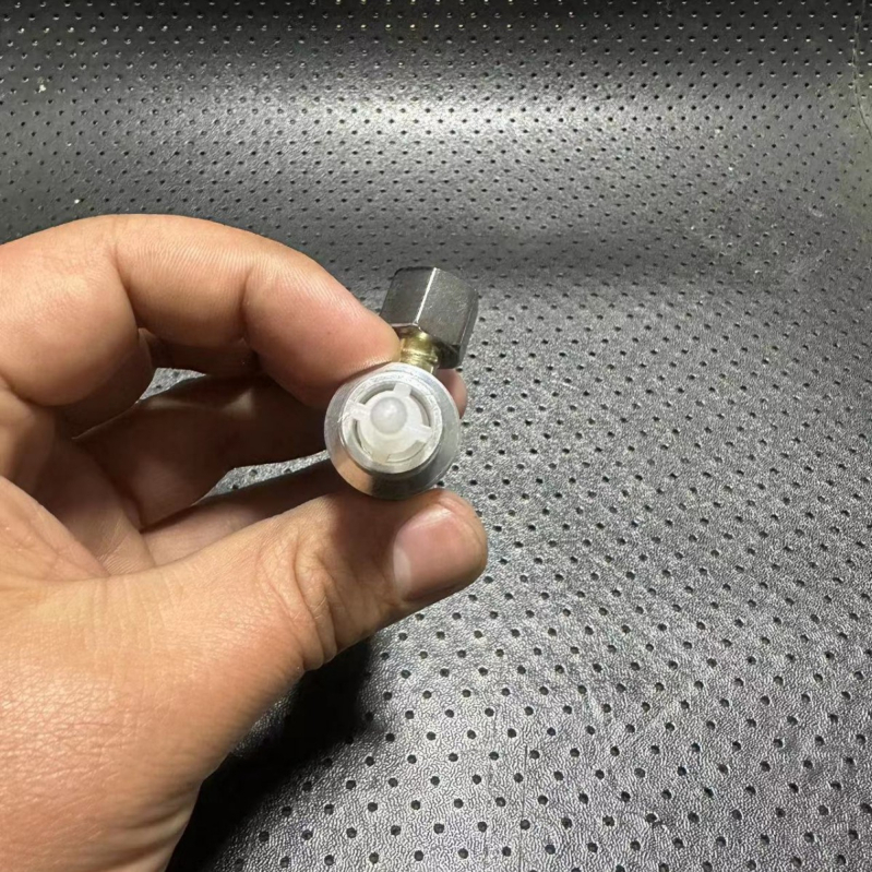 Adapter za pištolu za prskanje s dvostrukim navojem, ulazni navoj 1/4", mreža filtra, gornji navoj 14X1