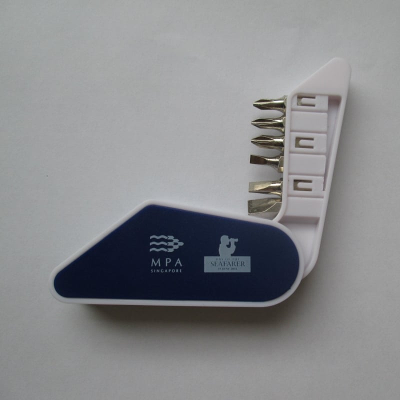 Mini odvijač 6 u 1 – magnetski, izolirani