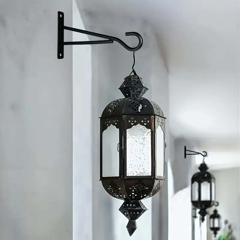 Metalne kuke za strop i zid – set od 4 komada, moderni minimalistički dizajn, nosivost 10–15 kg, za viseće biljke, balkonske košare i zidne lampe.