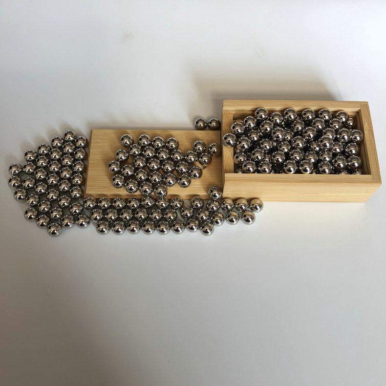 Sjajne čelične kuglice, promjeri 7.938 mm, 7 mm, 6.5 mm, 4.5 mm i 5.5 mm