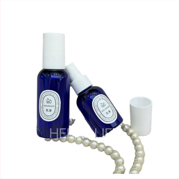 Zafírszínű vastag falú finom permetező palack, újratölthető, fehér matt felület, 50 ml/100 ml