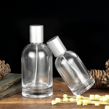 30 ml parfümös üveg, 100 ml átlátszó üveg bayonet nyakkal, 50 ml hidratáló szóróüveg kozmetikai használatra