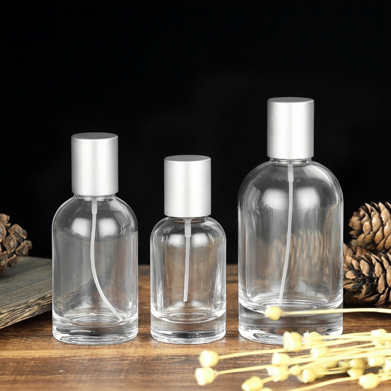 30 ml parfümös üveg, 100 ml átlátszó üveg bayonet nyakkal, 50 ml hidratáló szóróüveg kozmetikai használatra
