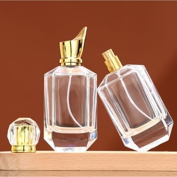100 ml átlátszó üvegű permetezőflakon kupakkal és pumpával, kozmetikumokhoz (tonik/krém)