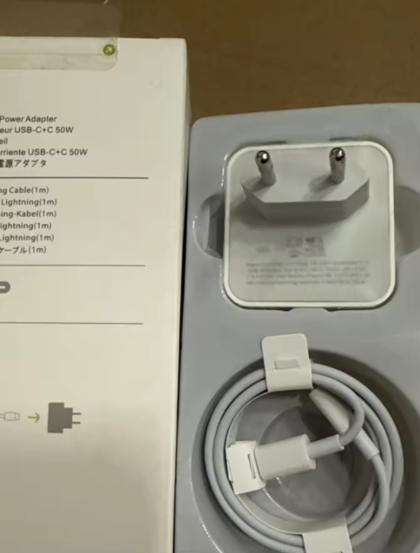 J1 USB-C podatkovni kabel za iPhone 15 Pro PD brzo punjenje 20W