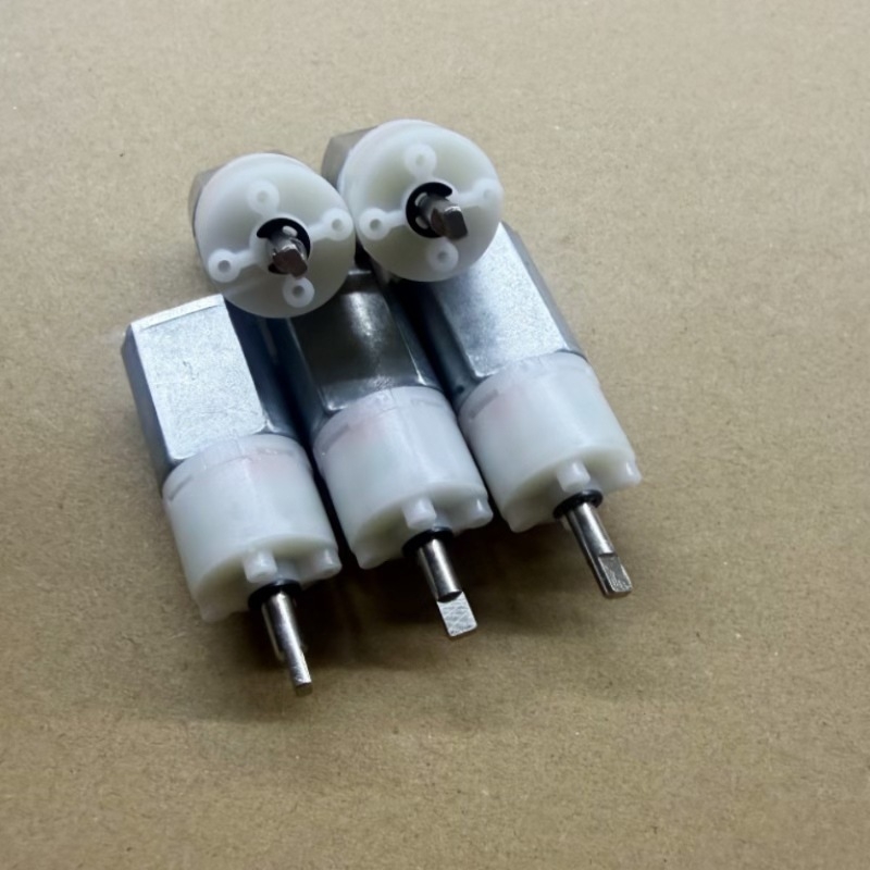 130 motor s redukcijom, visoke brzinsko s circlipom, motor za curling kosu 3.7V/12V i motor za piljenje stopala